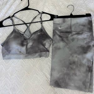 Nike Women’s Active Set